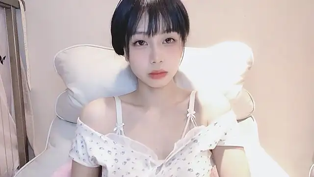 -Hottie online show from December 9, 3:44 pm