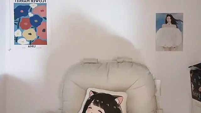 -Hottie online show from December 1, 3:50 pm