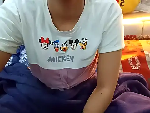 Snapshot of GoldnessAishu chatting on December 4, 1:42 pm GoldnessAishu online show from December 4, 1:42 pm