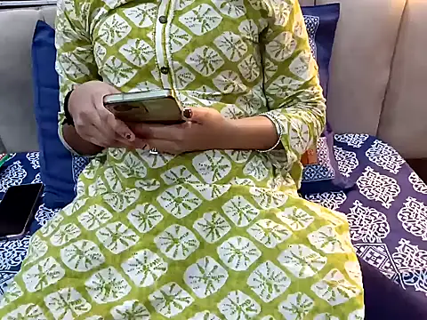 Snapshot of GoldnessAishu chatting on December 6, 11:54 am GoldnessAishu online show from December 6, 11:54 am