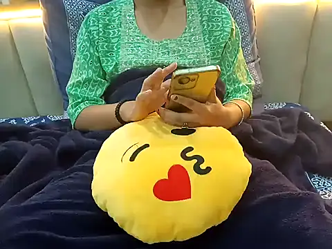 Snapshot of GoldnessAishu chatting on December 11, 12:55 pm GoldnessAishu online show from December 11, 12:55 pm