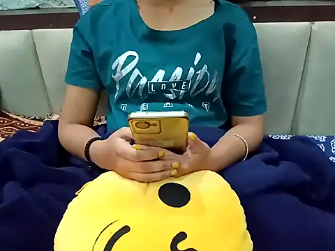 Snapshot of GoldnessAishu chatting on December 25, 5:15 pm GoldnessAishu online show from December 25, 5:15 pm