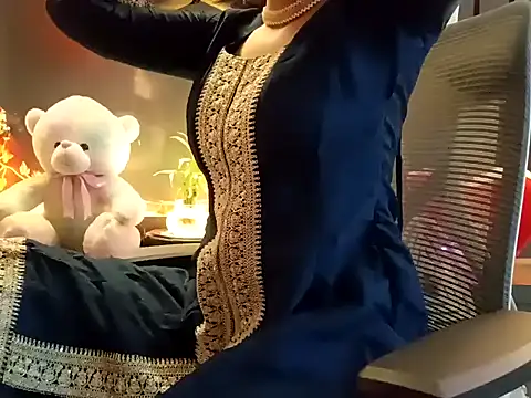 Snapshot of GoldnessAishu chatting on January 30, 6:54 pm GoldnessAishu online show from January 30, 6:54 pm