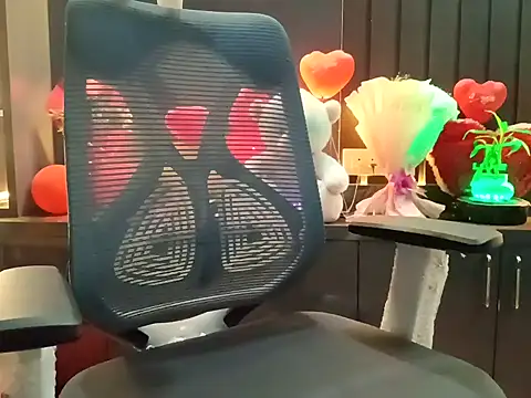 Snapshot of GoldnessAishu chatting on February 7, 7:06 pm GoldnessAishu online show from February 7, 7:06 pm