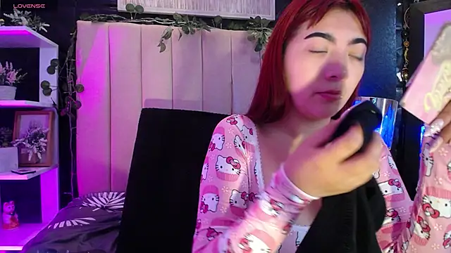 Snapshot of Mia_Rinn chatting on December 17, 1:38 pm Mia Rinn online show from December 17, 1:38 pm