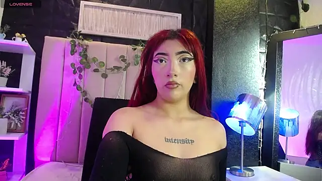 Snapshot of Mia_Rinn chatting on December 21, 1:42 pm Mia Rinn online show from December 21, 1:42 pm