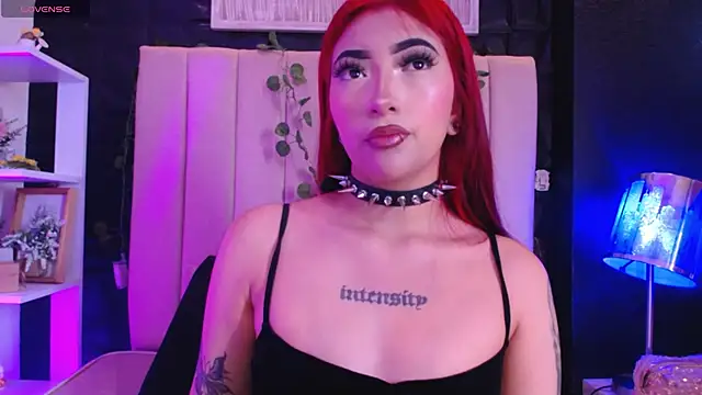 Snapshot of Mia_Rinn chatting on December 24, 1:39 pm Mia Rinn online show from December 24, 1:39 pm