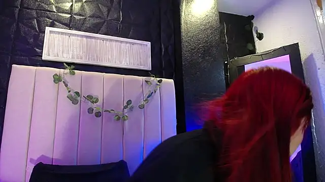 Snapshot of Mia_Rinn chatting on December 27, 1:28 pm Mia Rinn online show from December 27, 1:28 pm