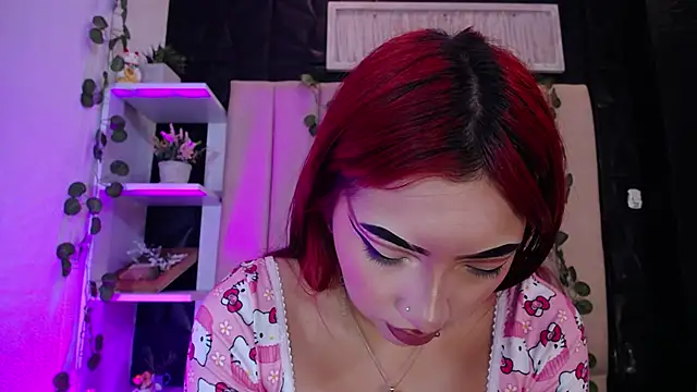 Snapshot of Mia_Rinn chatting on February 6, 4:47 pm Mia Rinn online show from February 6, 4:47 pm