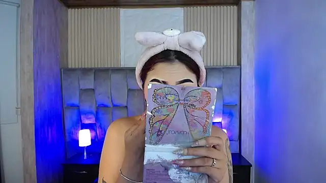 Snapshot of Mia_Rinn chatting on October 14, 3:02 pm Mia Rinn online show from October 14, 3:02 pm