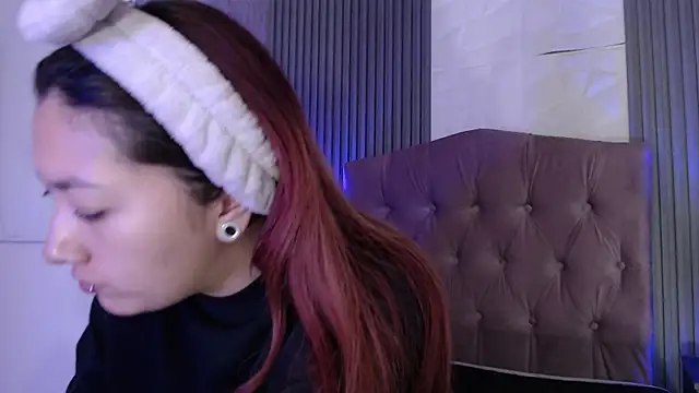 Mia Rinn online show from November 5, 1:55 pm