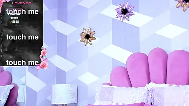 Snapshot of KylieMonnett chatting on February 3, 10:11 pm KylieMonnett online show from February 3, 10:11 pm