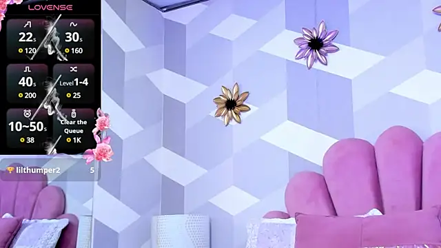 Snapshot of KylieMonnett chatting on February 5, 10:55 pm KylieMonnett online show from February 5, 10:55 pm
