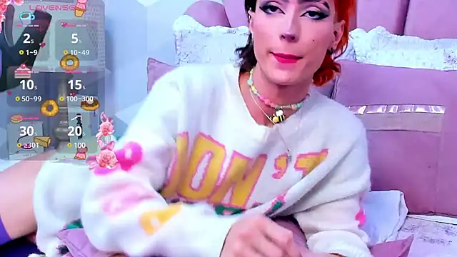 Snapshot of KylieMonnett chatting on February 16, 1:03 am KylieMonnett online show from February 16, 1:03 am