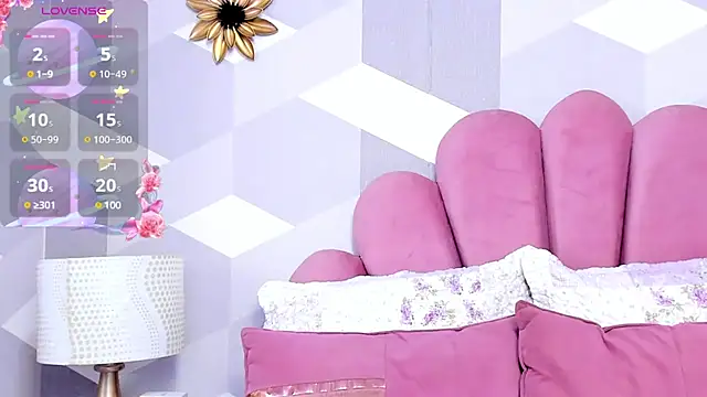 Snapshot of KylieMonnett chatting on March 16, 11:25 pm KylieMonnett online show from March 16, 11:25 pm