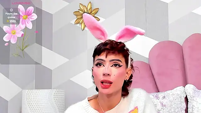 Snapshot of KylieMonnett chatting on March 19, 1:32 am KylieMonnett online show from March 19, 1:32 am