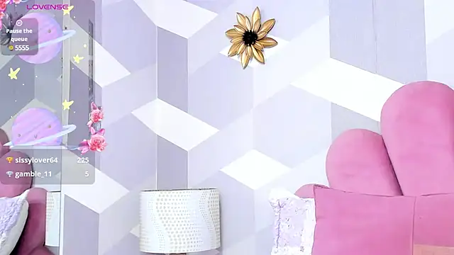 Snapshot of KylieMonnett chatting on March 21, 12:18 am KylieMonnett online show from March 21, 12:18 am