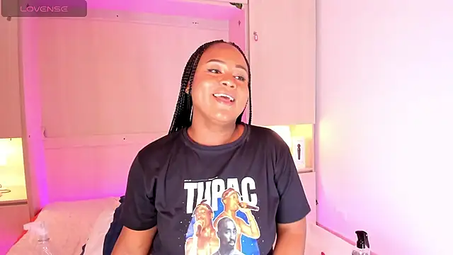 EmilyyStuart online show from February 11, 9:42 am