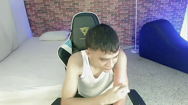 zacariasss  online show from September 11, 4:12 am