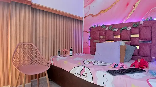 melody paris online show from February 21, 1:55 pm