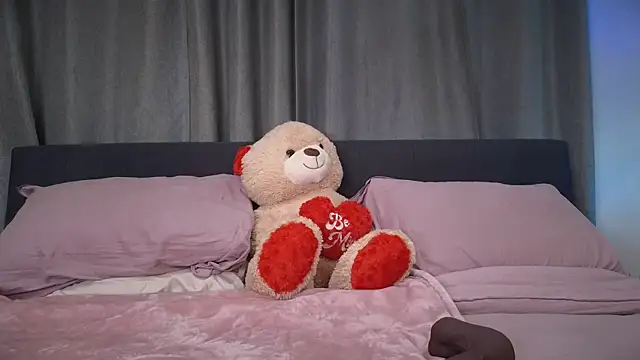 longislandprincess online show from February 1, 1:26 am