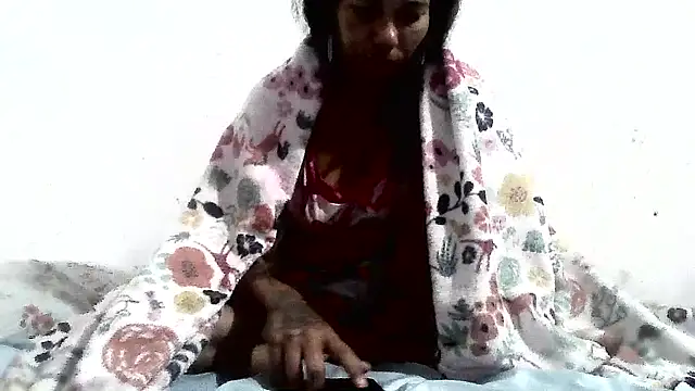 Snapshot of thasmyni chatting on July 12, 10:06 am thasmyni online show from July 12, 10:06 am