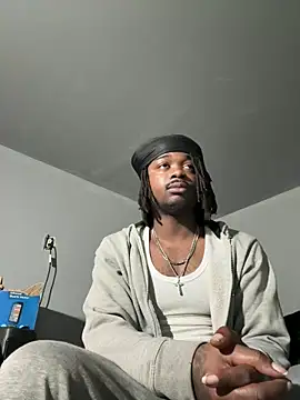 Snapshot of SluttyLyfe4L chatting on March 9, 10:19 am SluttyLyfe4L online show from March 9, 10:19 am