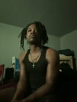 Snapshot of SluttyLyfe4L chatting on March 10, 12:32 pm SluttyLyfe4L online show from March 10, 12:32 pm