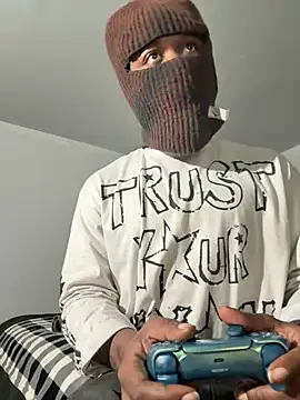 Snapshot of SluttyLyfe4L chatting on March 27, 5:56 pm SluttyLyfe4L online show from March 27, 5:56 pm