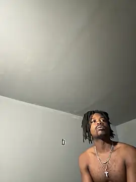 Snapshot of SluttyLyfe4L chatting on April 2, 10:46 am SluttyLyfe4L online show from April 2, 10:46 am