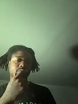 Snapshot of SluttyLyfe4L chatting on April 4, 8:01 am SluttyLyfe4L online show from April 4, 8:01 am