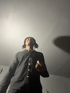 Snapshot of SluttyLyfe4L chatting on April 5, 8:17 pm SluttyLyfe4L online show from April 5, 8:17 pm