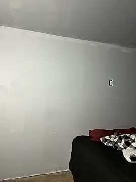 Snapshot of SluttyLyfe4L chatting on April 7, 1:28 am SluttyLyfe4L online show from April 7, 1:28 am