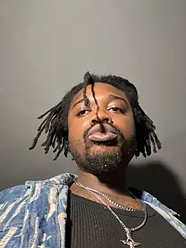 Snapshot of SluttyLyfe4L chatting on April 13, 1:22 am SluttyLyfe4L online show from April 13, 1:22 am