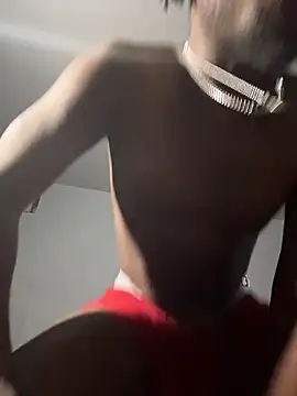 Snapshot of SluttyLyfe4L chatting on April 14, 4:07 am SluttyLyfe4L online show from April 14, 4:07 am