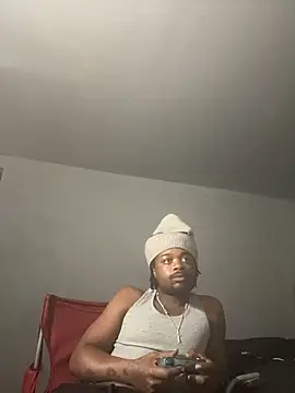 Snapshot of SluttyLyfe4L chatting on April 14, 4:13 pm SluttyLyfe4L online show from April 14, 4:13 pm