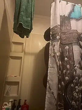 Snapshot of SluttyLyfe4L chatting on April 15, 5:14 am SluttyLyfe4L online show from April 15, 5:14 am