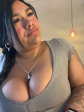 Snapshot of _Dulcinea_1 chatting on June 1, 3:52 am Dulcinea 1 online show from June 1, 3:52 am