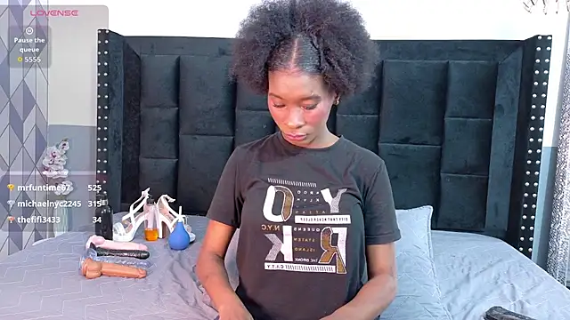 petitelittleebony online show from March 4, 2:28 am