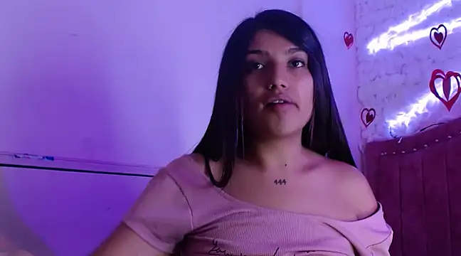 SarahStones online show from March 10, 1:23 am