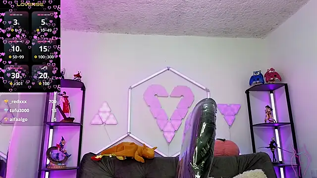 littlevixen18 online show from February 27, 5:47 pm