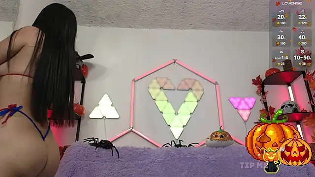 littlevixen18 online show from October 28, 1:47 pm