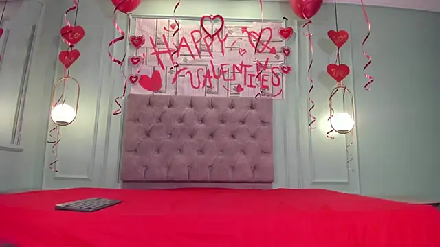 zoe roux21 online show from February 12, 8:18 pm