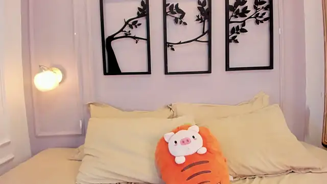 zoe roux21 online show from November 19, 4:23 am