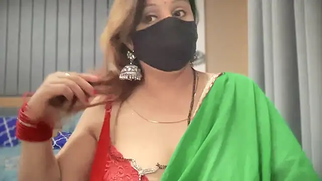 Snapshot of sassypooja chatting on July 28, 12:48 pm sassypooja online show from July 28, 12:48 pm