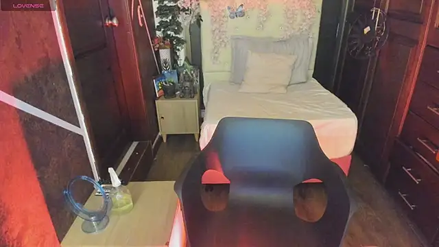 SexyNaf online show from September 11, 7:25 pm