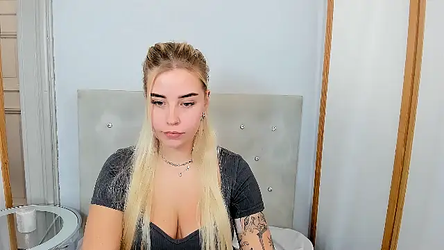 Snapshot of KristyHoney chatting on March 9, 9:46 am KristyHoney online show from March 9, 9:46 am