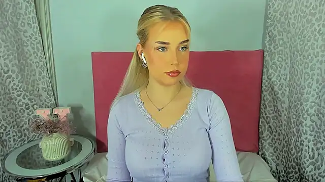 KristyHoney online show from February 22, 3:21 pm