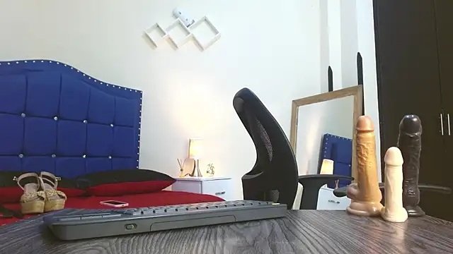 Snapshot of Daniela_Saenz_ chatting on January 15, 4:00 pm Daniela Saenz online show from January 15, 4:00 pm