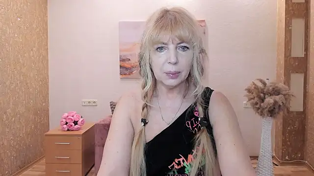 Snapshot of Anna_Diax chatting on February 26, 12:48 pm Anna Diax online show from February 26, 12:48 pm